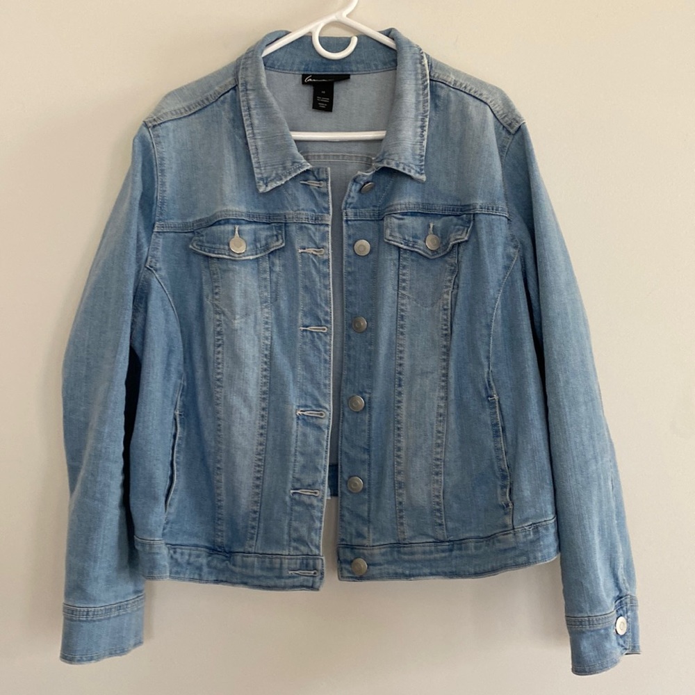 Lane Bryant size 22 faded blue Jean jacket. Excellent